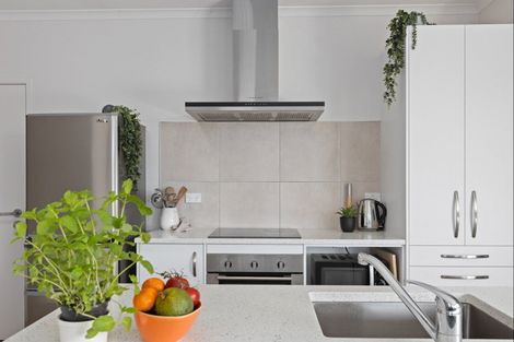 Photo of property in 28a Elizabeth Street, Orewa, 0931