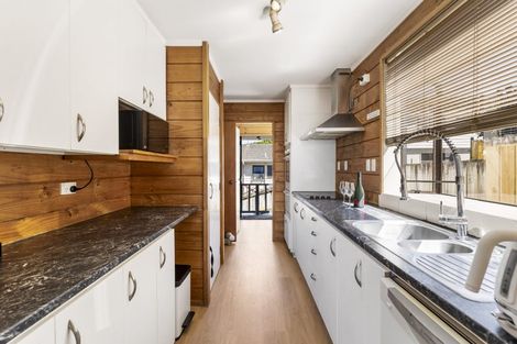 Photo of property in 2/24 Thalia Place, Totara Vale, Auckland, 0629