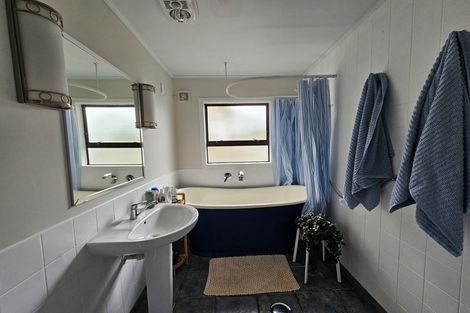 Photo of property in 17 Haunui Road, Pukerua Bay, 5026