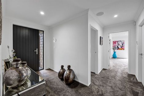 Photo of property in 17 Wentworth Lane, Waiwhakaiho, New Plymouth, 4312