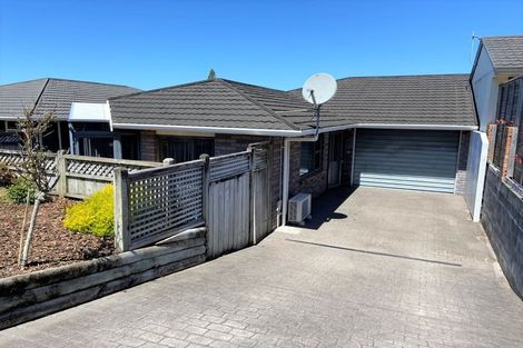 Photo of property in 14 Sandel Rise, Merrilands, New Plymouth, 4312