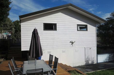 Photo of property in 2/29 Beaudine Avenue, Glenfield, Auckland, 0629