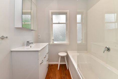 Photo of property in 7 Karaka Street, Helensville, 0800