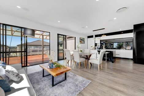 Photo of property in 10 Ripa Street, Flat Bush, Auckland, 2019