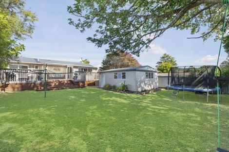 Photo of property in 24 La Rosa Street, Green Bay, Auckland, 0604