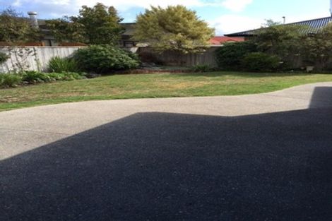 Photo of property in 98 Guildford Drive, Paraparaumu Beach, Paraparaumu, 5032