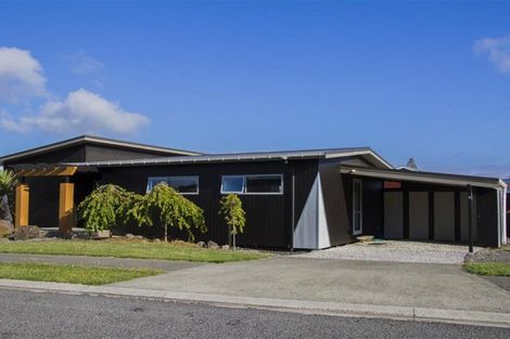 Photo of property in 2 Snowmass Drive, Ohakune, 4625