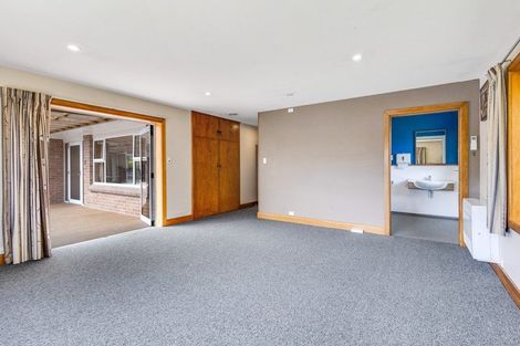 Photo of property in 28 Craven Street, Sockburn, Christchurch, 8042