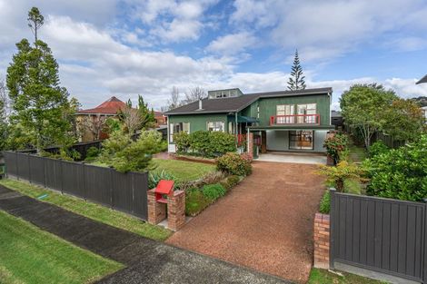 Photo of property in 3 Portsea Place, Chatswood, Auckland, 0626