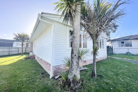 Photo of property in 11 Surrey Street, Manurewa, Auckland, 2102