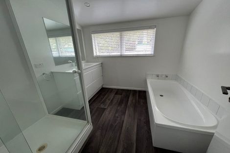 Photo of property in 1/95 Braemar Road, Castor Bay, Auckland, 0620