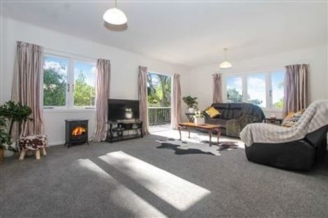 Photo of property in 32 Shetland Street, Glen Eden, Auckland, 0602