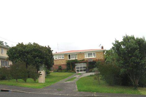 Photo of property in 2/16 Beatrice Avenue, Hillcrest, Auckland, 0627