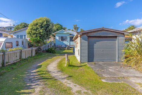 Photo of property in 30 Karaka Street, Castlecliff, Whanganui, 4501
