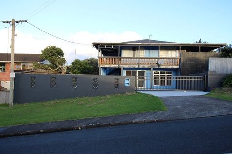 Photo of property in 1 Lowtherhurst Road, Massey, Auckland, 0614