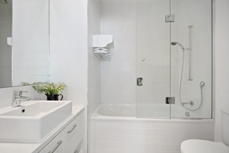 Photo of property in Sentinel Apartments, 401/3 Northcroft Street, Takapuna, Auckland, 0622