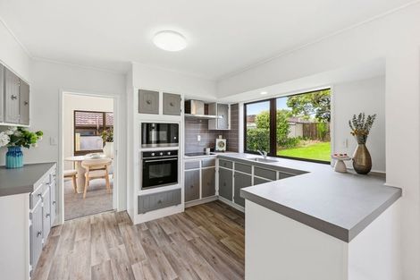 Photo of property in 178 Prince Regent Drive, Farm Cove, Auckland, 2012