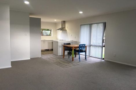 Photo of property in 6a Ballater Place, Highland Park, Auckland, 2010