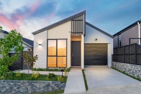 Photo of property in 16 Kotiu Place, Massey, Auckland, 0614