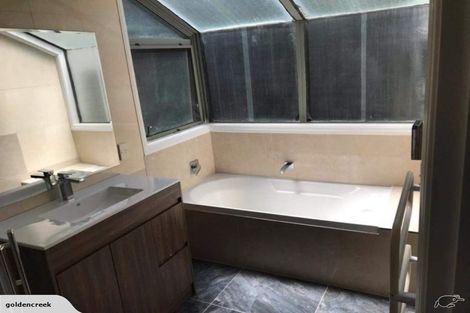 Photo of property in 26 Taroka Close, Pinehill, Auckland, 0632