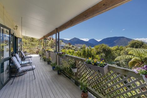 Photo of property in 56 Moenui Road, Havelock, Picton, 7281