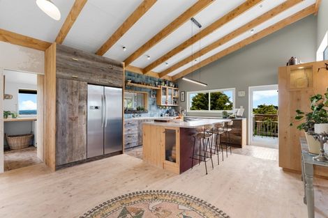 Photo of property in 236 Kiwitahi Road, Helensville, 0875