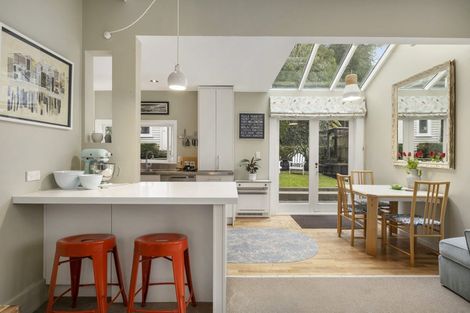 Photo of property in 8 Glen Road, Kelburn, Wellington, 6012