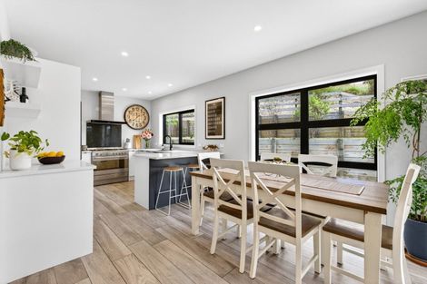 Photo of property in 86 Seafield Road, Eskdale, Napier, 4182