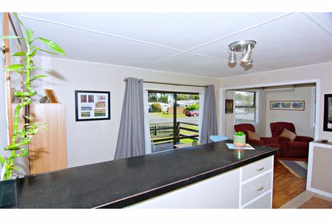 Photo of property in 18 Ronald Avenue, Glenbrook, Waiuku, 2681