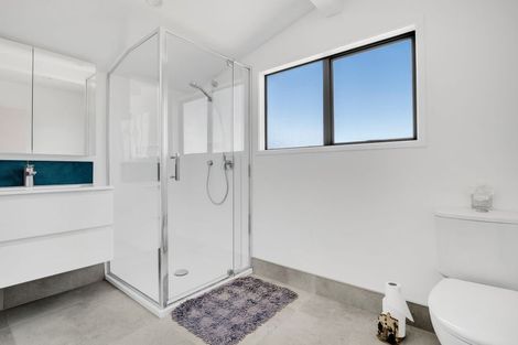 Photo of property in 64 Rhinevale Close, Henderson, Auckland, 0612