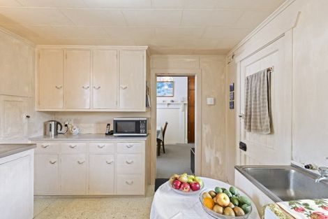 Photo of property in 23 Paynters Avenue, Strandon, New Plymouth, 4312