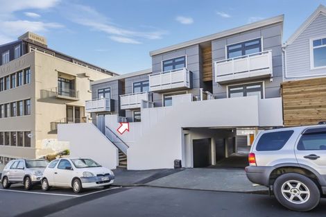 Photo of property in Pirie Street Townhouses, 2/35 Pirie Street, Mount Victoria, Wellington, 6011
