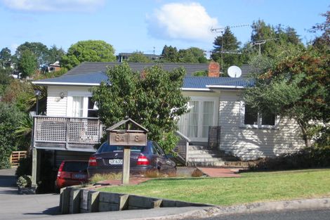 Photo of property in 8 Channel View Road, Campbells Bay, Auckland, 0630
