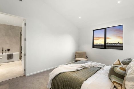 Photo of property in 8a Serrata Place, Browns Bay, Auckland, 0630