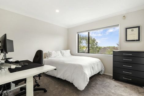 Photo of property in 29 Laurel Oak Drive, Schnapper Rock, Auckland, 0632