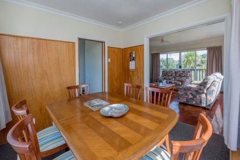 Photo of property in 35 Rangihiroa Street, Waikanae Beach, Waikanae, 5036