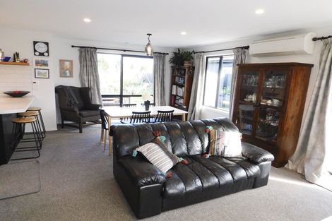 Photo of property in 15 Orbell Crescent, Te Anau, 9679