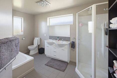 Photo of property in 8 Westoe Street, Waikaia, 9778