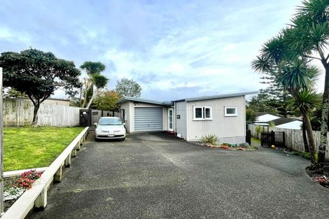 Photo of property in 1/77 Woodglen Road, Glen Eden, Auckland, 0602
