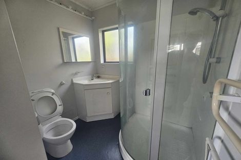 Photo of property in 3 Bayswater Place, Newlands, Wellington, 6037