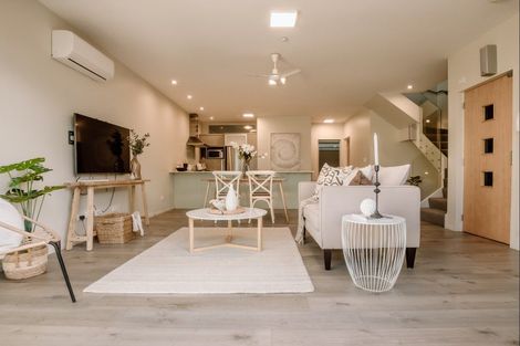 Photo of property in 2/35 Victoria Road, Mount Maunganui, 3116