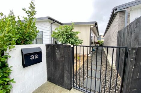 Photo of property in 32 Liberation Road, Papakura, 2110