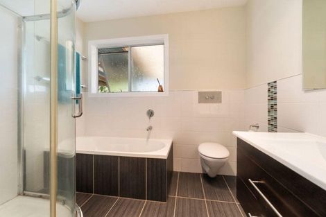 Photo of property in 17a Tawa Road, Te Atatu Peninsula, Auckland, 0610