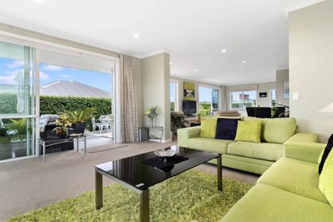 Photo of property in 2 Lynley Park Drive, Omokoroa, 3114