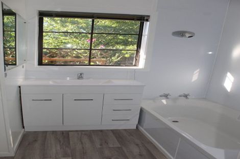 Photo of property in 6 Brough Place, St Andrews, Hamilton, 3200