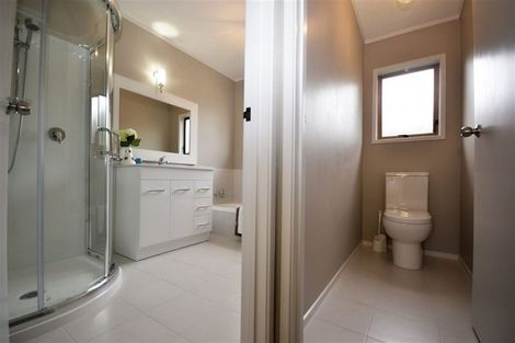 Photo of property in 3/1a Amberley Avenue, Te Atatu South, Auckland, 0610