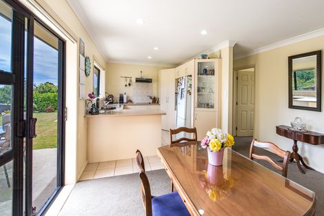 Photo of property in 84 Collingwood Road, Waiuku, 2123