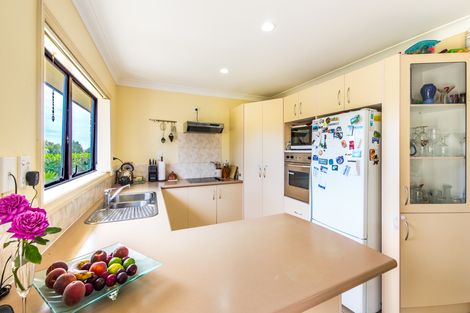 Photo of property in 84 Collingwood Road, Waiuku, 2123