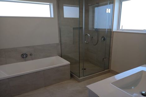 Photo of property in 39 Tui Glen Road, Birkenhead, Auckland, 0626