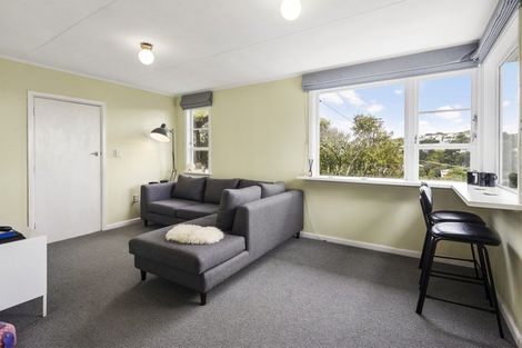 Photo of property in 100 Ruskin Road, Newlands, Wellington, 6037